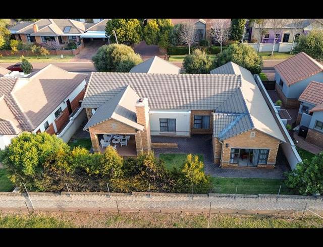 4 BEDROOM HOUSE FOR SALE IN RETIRE AT MIDSTREAM